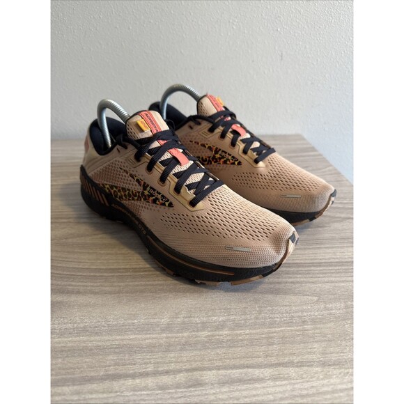 Brooks Adrenaline GTS 22 Womens Running Shoes Sz 9 B Run Wild Ginger Black - Picture 2 of 11